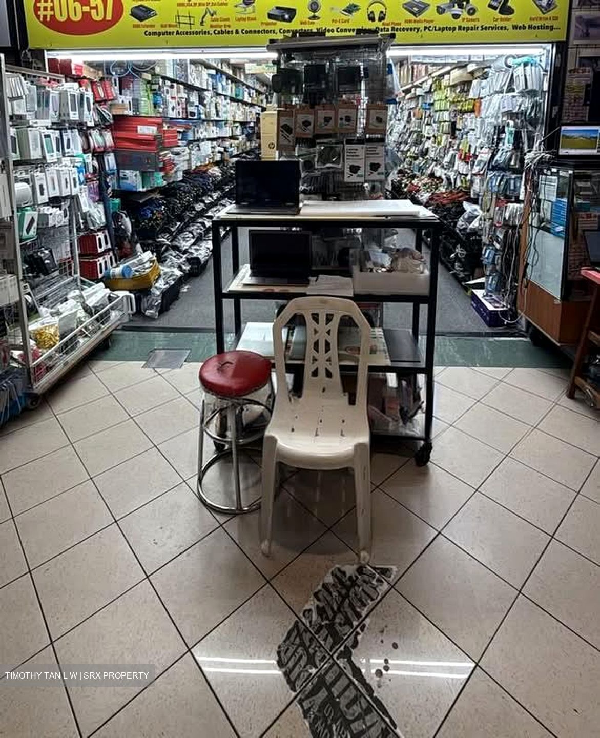 Sim Lim Square (D7), Shop House #585970921